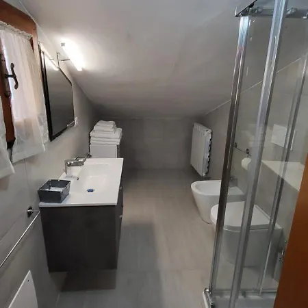 לינה וארוחת בוקר Dimora Del Falco 3*