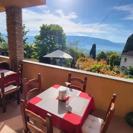 Dimora Del Falco 3* מונטפאלקו