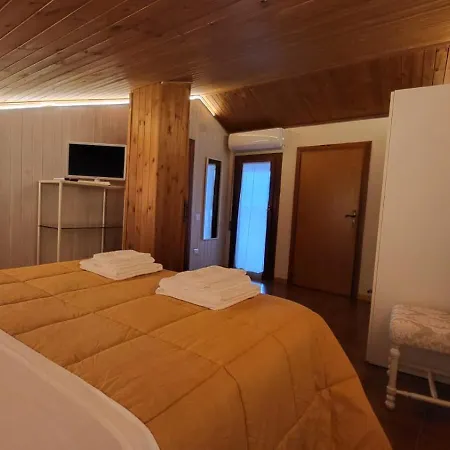 Dimora Del Falco 3* מונטפאלקו