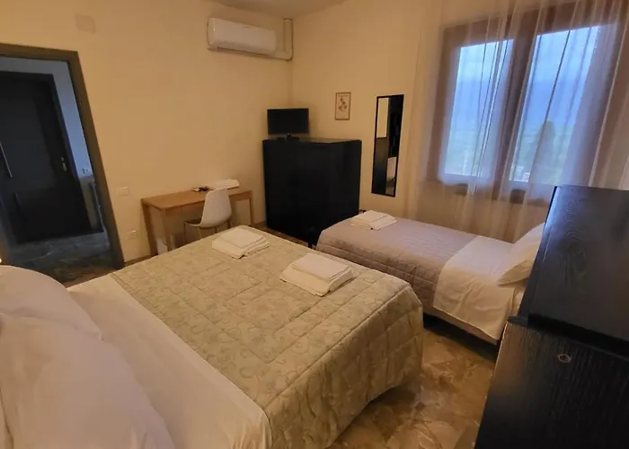 Dimora Del Falco 3* モンテファルコ